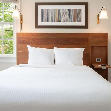 Oakhurst Inn At The University Charlottesville Ngoại thất bức ảnh