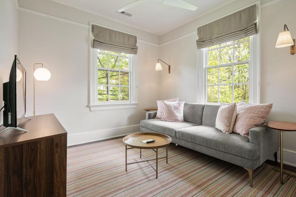 Oakhurst Inn At The University Charlottesville Ngoại thất bức ảnh